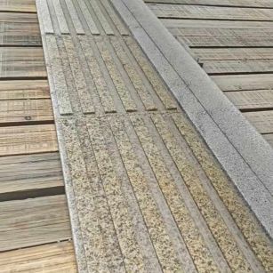 汕尾黄金麻盲道石 盲条