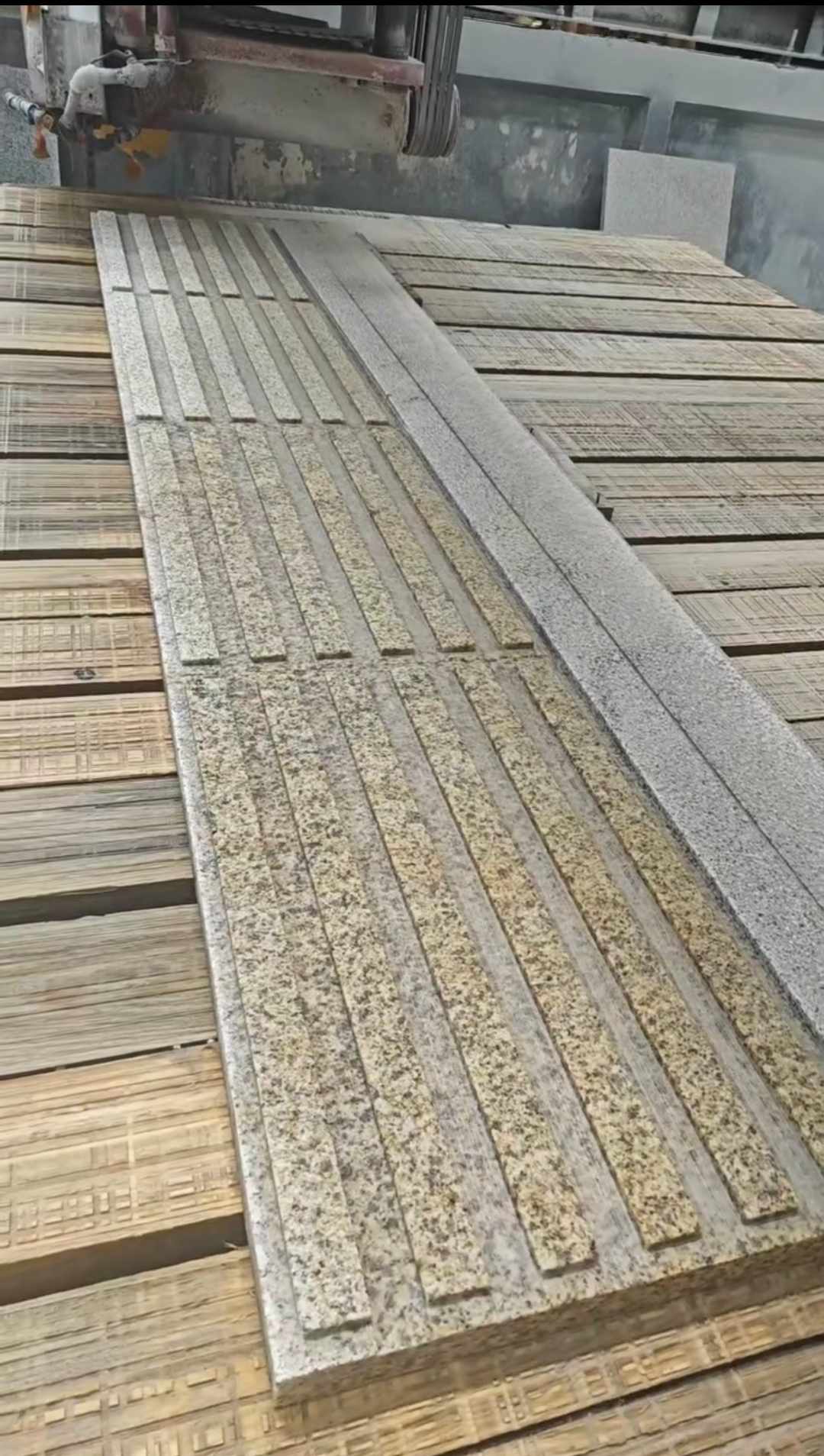 汕尾黄金麻盲道石 盲条