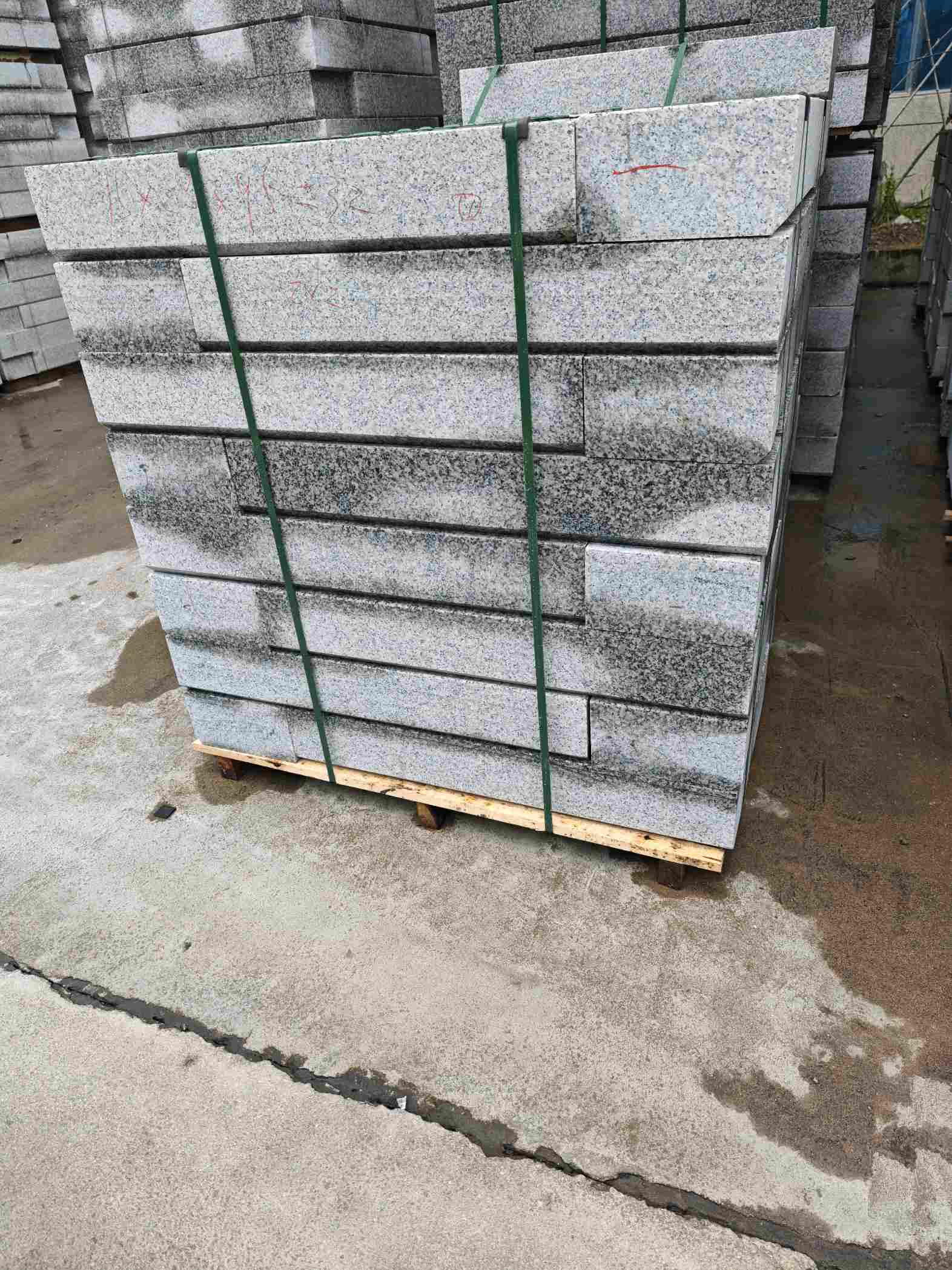 汕尾芙蓉白路牙石，马路牙子